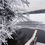Järvenrantamökki Nurmijärvellä Huvilat
